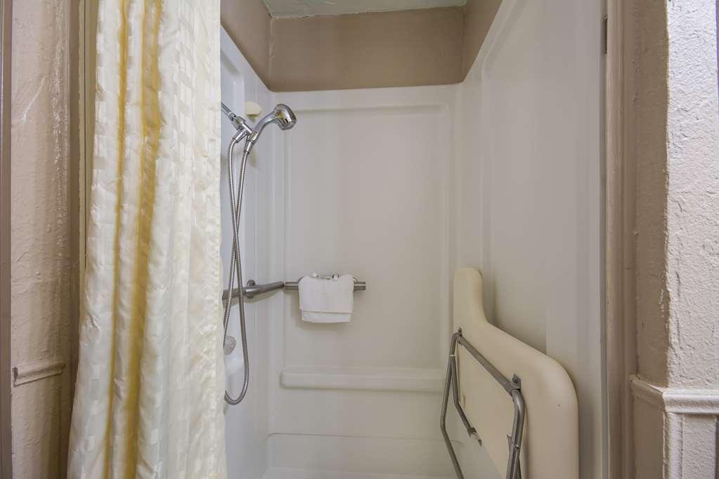 Americas Best Value Inn Woodward At 8Th St Ruang foto