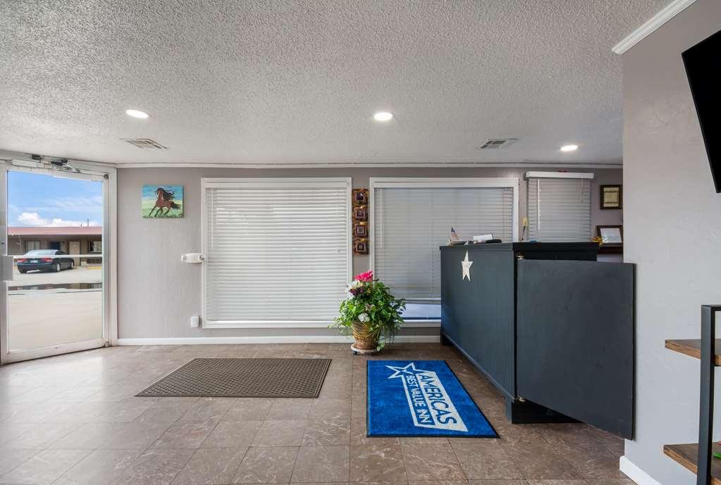 Americas Best Value Inn Woodward At 8Th St Interior foto