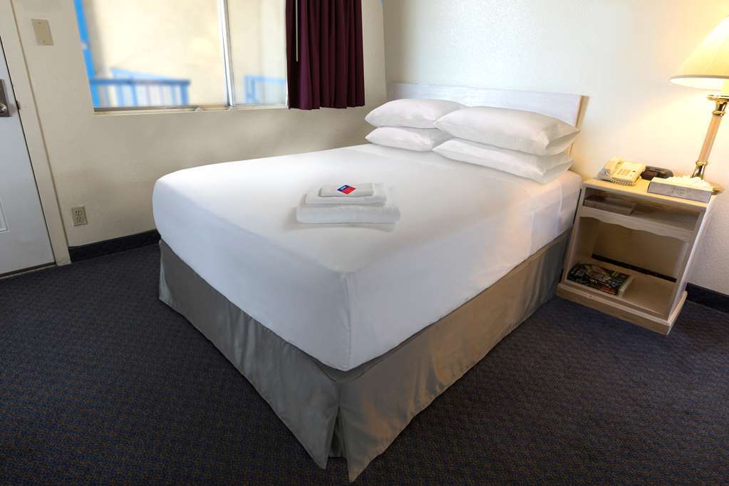 Americas Best Value Inn Woodward At 8Th St Ruang foto
